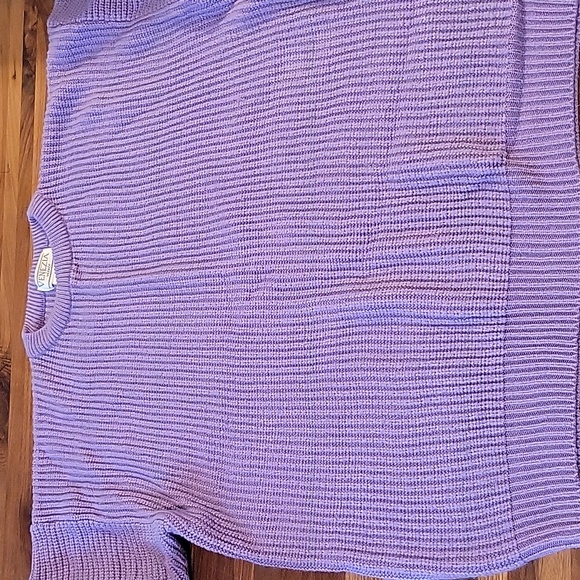 TWO CHUNKY KNIT SWEATERS - Picture 6 of 7